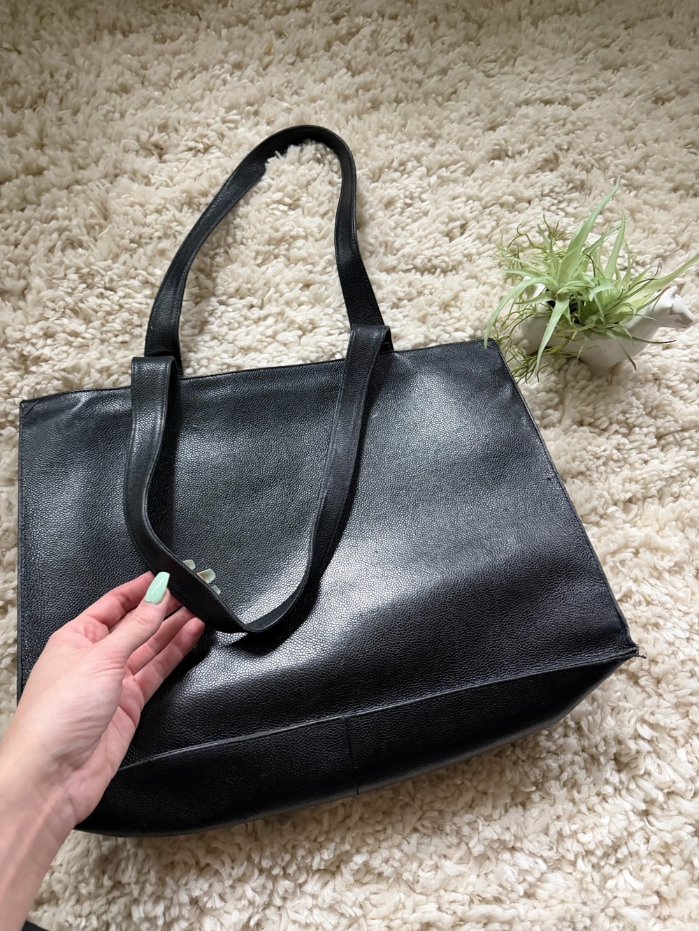 CHANEL Black caviar CC unique Quilted Interlocking CC Logo Tote - Picture 3 of 5